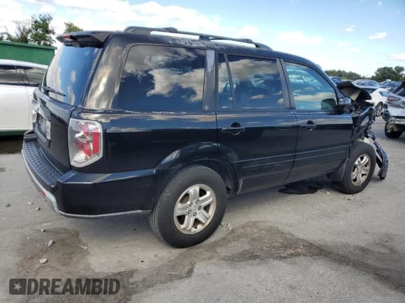 ✅ 2008 Honda Pilot VP • VIN: 5FNYF28228B015552 • Lot: 90392525. Listed on Copart with 209,276 mi. Free auction sales archive from the USA and detailed vehicle history report at DreamBid. Image 3.