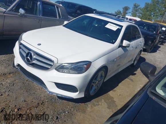 ✅ 2014 Mercedes-Benz E 350 Luxury • VIN: WDDHF8JB7EA886485 • Лот: 43625459. Опубликован ранее на IAAI с пробегом 236 908 миль. Бесплатный доступ к архиву аукционных продаж из США и подробный отчёт об истории автомобиля на DreamBid. Изображение 18.