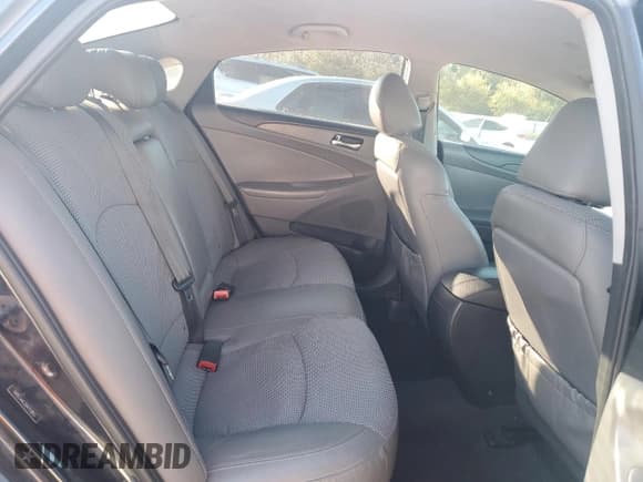 ✅ 2013 Hyundai Sonata SE • VIN: 5NPEC4AC3DH713853 • Lot: 90579445. Listed on Copart with 224,488 mi. Free auction sales archive from the USA and detailed vehicle history report at DreamBid. Image 10.