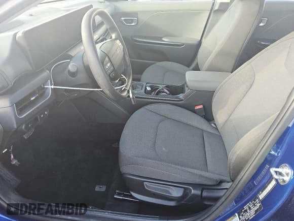 ✅ 2025 Kia K4 LXS • VIN: 3KPFT4DE1SE060037 • Lot: 92843675. Wystawiony na Copart z przebiegiem 13 833 mil. Bezpłatny archiwum sprzedaży aukcyjnych z USA i szczegółowy raport historii pojazdu na DreamBid. Zdjęcie 7.