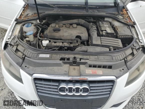 ✅ 2010 Audi A3 Premium Plus • VIN: WAUKEAFM7AA038635 • Lot: 70865645. Wystawiony na Copart z przebiegiem 164 052 mil. Bezpłatny archiwum sprzedaży aukcyjnych z USA i szczegółowy raport historii pojazdu na DreamBid. Zdjęcie 11.