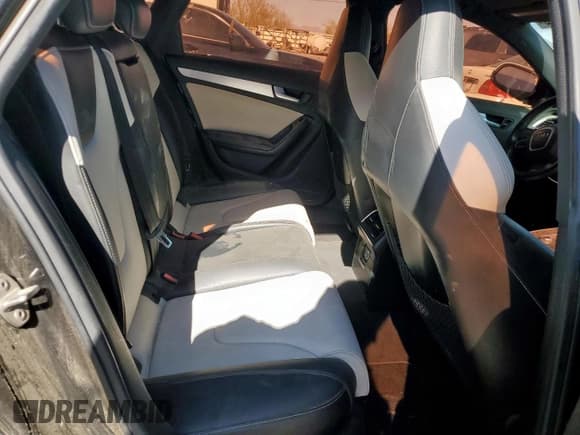 ✅ 2010 Audi S4 Premium Plus • VIN: WAUBGAFL3AA027326 • Лот: 93089985. Опубликован ранее на Copart с пробегом 119 046 миль. Бесплатный доступ к архиву аукционных продаж из США и подробный отчёт об истории автомобиля на DreamBid. Изображение 10.