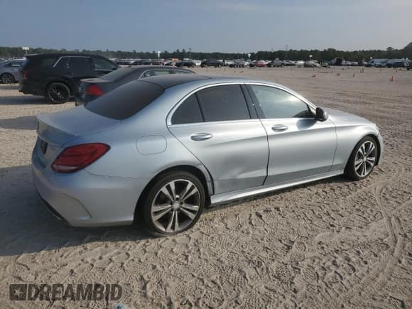 ✅ 2017 Mercedes-Benz C 300 • VIN: 55SWF4JB0HU210867 • Лот: 89848445. Опубликован ранее на Copart с пробегом 176 810 миль. Бесплатный доступ к архиву аукционных продаж из США и подробный отчёт об истории автомобиля на DreamBid. Изображение 3.