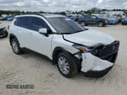 ✅ 2024 Toyota Corolla Cross LE • VIN: 7MUBAAAG9RV110858 • Лот: 54520675. Опубликован ранее на Copart с пробегом 5 727 миль. Бесплатный доступ к архиву аукционных продаж из США и подробный отчёт об истории автомобиля на DreamBid. Изображение 4.