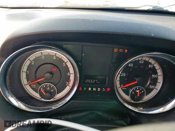 ✅ 2015 Dodge Grand Caravan SE • VIN: 2C4RDGBG4FR647983 • Lot: 82428085. Wystawiony na Copart z przebiegiem 126 627 mil. Bezpłatny archiwum sprzedaży aukcyjnych z USA i szczegółowy raport historii pojazdu na DreamBid. Zdjęcie 9.