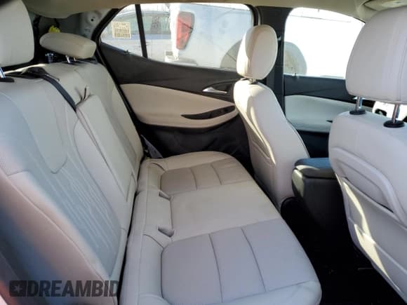 ✅ 2024 Buick Encore GX Avenir • VIN: KL4AMFSL8RB054564 • Lot: 41666435. Wystawiony na Copart z przebiegiem 5 733 mil. Bezpłatny archiwum sprzedaży aukcyjnych z USA i szczegółowy raport historii pojazdu na DreamBid. Zdjęcie 10.