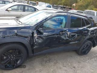 ✅ 2024 Chevrolet Trax ACTIV • VIN: KL77LKE27RC131835 • Лот: 43377140. Опубликован ранее на IAAI с пробегом 8 253 миль. Бесплатный доступ к архиву аукционных продаж из США и подробный отчёт об истории автомобиля на DreamBid. Изображение 6.