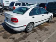✅ 2000 Volvo S40 • VIN: YV1VS2558YF479657 • Lot: 42652941. Listed on IAAI with 64,252 mi. Free auction sales archive from the USA and detailed vehicle history report at DreamBid. Image 4.