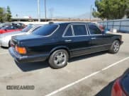 ✅ 1990 Mercedes-Benz 420 SEL • VIN: WDBCA35E6LA549912 • Lot: 69108464. Wystawiony na Copart z przebiegiem 302 188 mil. Bezpłatny archiwum sprzedaży aukcyjnych z USA i szczegółowy raport historii pojazdu na DreamBid. Zdjęcie 3.