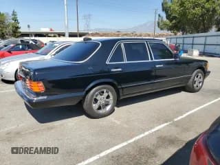 ✅ 1990 Mercedes-Benz 420 SEL • VIN: WDBCA35E6LA549912 • Lot: 69108464. Wystawiony na Copart z przebiegiem 302 188 mil. Bezpłatny archiwum sprzedaży aukcyjnych z USA i szczegółowy raport historii pojazdu na DreamBid. Zdjęcie 3.