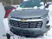 2025 Chevrolet Equinox AWD LT z VIN 3GNAXPEGXSL127964, wystawiony jako IAAI lot #41497841 z przebiegiem 9 640 mil mil oraz . Historia ofert i sprzedaży dostępna na DreamBid. Obrazek 13.