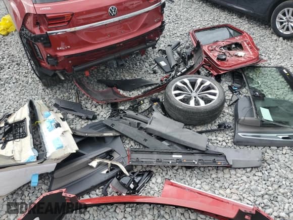 ✅ 2022 Volkswagen Atlas SEL Premium R-Line • VIN: 1V2FE2CA0NC210436 • Lot: 49678855. Wystawiony na Copart z przebiegiem 19 472 mil. Bezpłatny archiwum sprzedaży aukcyjnych z USA i szczegółowy raport historii pojazdu na DreamBid. Zdjęcie 13.