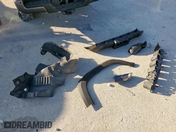 ✅ 2020 Toyota Tacoma TRD Sport • VIN: 3TMCZ5AN8LM290919 • Lot: 92372265. Listed on Copart with 94,648 mi. Free auction sales archive from the USA and detailed vehicle history report at DreamBid. Image 12.