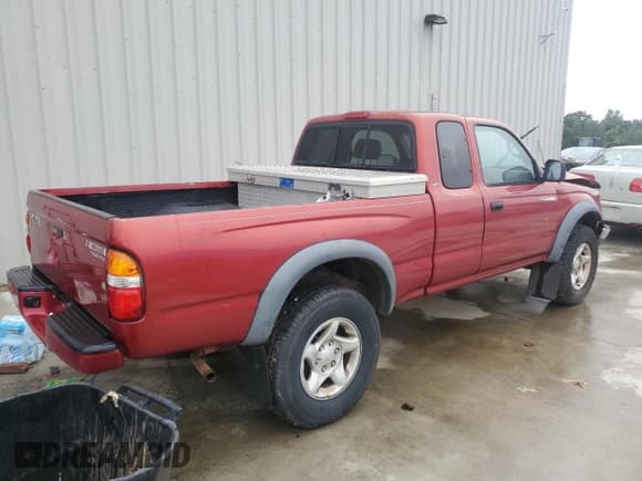 ✅ 2001 Toyota Tacoma PreRunner • VIN: 5TESM92N91Z862502 • Lot: 65781025. Listed on Copart with 177,397 mi. Free auction sales archive from the USA and detailed vehicle history report at DreamBid. Image 3.