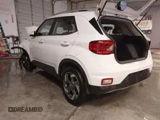 ✅ 2024 Hyundai Venue SEL • VIN: KMHRC8A3XRU332065 • Lot: 41328678. Wystawiony na IAAI z przebiegiem 3 787 mil. Bezpłatny archiwum sprzedaży aukcyjnych z USA i szczegółowy raport historii pojazdu na DreamBid. Zdjęcie 3.