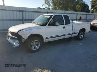 ✅ 2001 Chevrolet S-10 LS Xtreme • VIN: 1GCCS195218203065 • Лот: 70629155. Опубликован ранее на Copart с пробегом 154 760 миль. Бесплатный доступ к архиву аукционных продаж из США и подробный отчёт об истории автомобиля на DreamBid. Изображение 1.