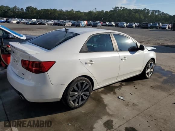 ✅ 2011 Kia Forte SX • VIN: KNAFW4A35B5354690 • Lot: 81442785. Wystawiony na Copart z przebiegiem 233 675 mil. Bezpłatny archiwum sprzedaży aukcyjnych z USA i szczegółowy raport historii pojazdu na DreamBid. Zdjęcie 3.