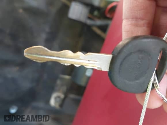 2005 Chevrolet Silverado 1500 LS z VIN 1GCEC19T75Z304025, wystawiony jako IAAI lot #43584015 z przebiegiem 126 228 mil mil oraz . Historia ofert i sprzedaży dostępna na DreamBid. Obrazek 11.