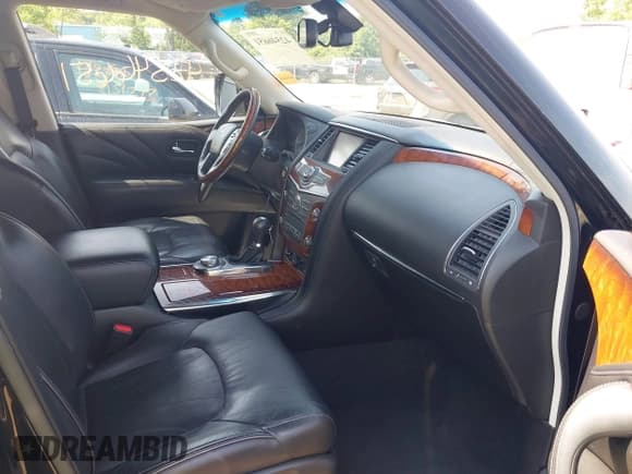 ✅ 2016 Infiniti QX80 • VIN: JN8AZ2NE5G9125225 • Lot: 42546651. Wystawiony na IAAI z przebiegiem 83 365 mil. Bezpłatny archiwum sprzedaży aukcyjnych z USA i szczegółowy raport historii pojazdu na DreamBid. Zdjęcie 5.