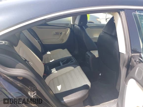 ✅ 2012 Volkswagen CC Sport • VIN: WVWMN7AN9CE511493 • Lot: 42385094. Listed on IAAI with 147,963 mi. Free auction sales archive from the USA and detailed vehicle history report at DreamBid. Image 8.