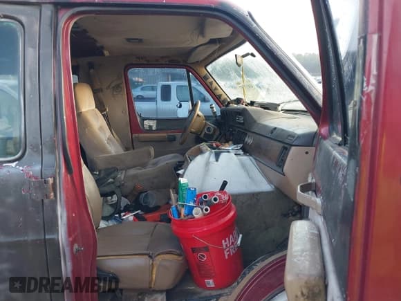 ✅ 1997 Dodge Cargo • VIN: 2B6HB21X9VK515657 • Lot: 43013557. Listed on IAAI with 199,198 mi. Free auction sales archive from the USA and detailed vehicle history report at DreamBid. Image 5.