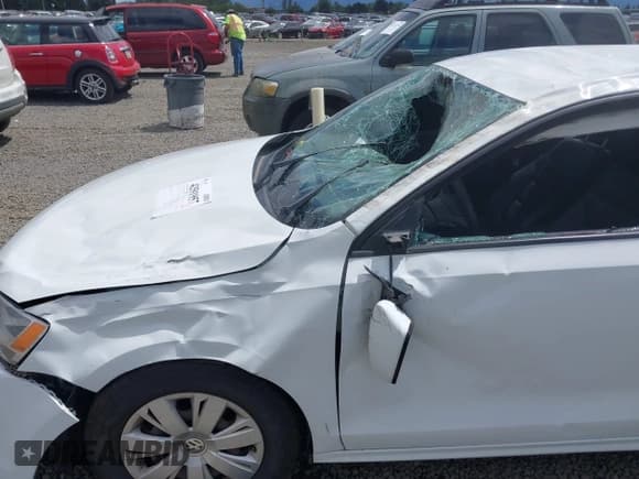 ✅ 2014 Volkswagen Jetta SE • VIN: 3VWD17AJ1EM314028 • Lot: 42591957. Listed on IAAI with 123,424 mi. Free auction sales archive from the USA and detailed vehicle history report at DreamBid. Image 13.