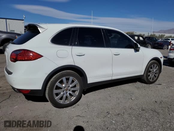 ✅ 2014 Porsche Cayenne • VIN: WP1AA2A24ELA97284 • Lot: 80156305. Wystawiony na Copart z przebiegiem 141 182 mil. Bezpłatny archiwum sprzedaży aukcyjnych z USA i szczegółowy raport historii pojazdu na DreamBid. Zdjęcie 3.