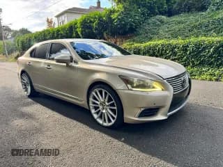 ✅ 2017 Lexus LS 460 • VIN: JTHBL5EF2H5143975 • Lot: 81348925. Wystawiony na Copart z przebiegiem 28 590 mil. Bezpłatny archiwum sprzedaży aukcyjnych z USA i szczegółowy raport historii pojazdu na DreamBid. Zdjęcie 1.