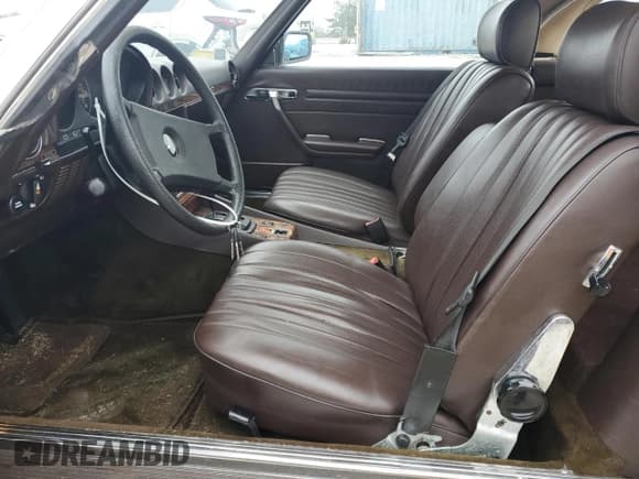 ✅ 1984 Mercedes-Benz 380 SL • VIN: WDBBA45A0EA013409 • Lot: 43208775. Listed on Copart with 151,270 mi. Free auction sales archive from the USA and detailed vehicle history report at DreamBid. Image 7.