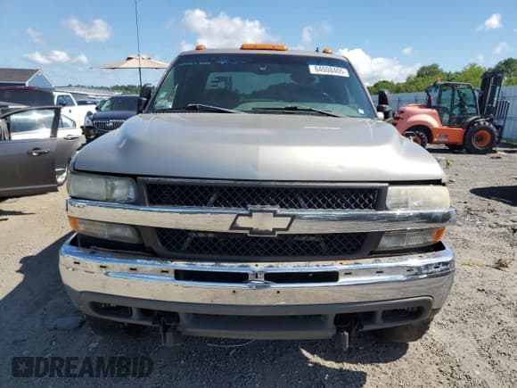 ✅ 2002 Chevrolet Silverado 2500HD LS • VIN: 1GCHK291X2E189279 • Lot: 64008405. Wystawiony na Copart z przebiegiem Nie podano. Bezpłatny archiwum sprzedaży aukcyjnych z USA i szczegółowy raport historii pojazdu na DreamBid. Zdjęcie 5.