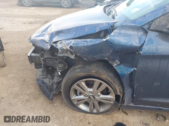 ✅ 2017 Hyundai Elantra Limited • VIN: 5NPD84LF5HH203675 • Lot: 43383132. Listed on IAAI with 97,209 mi. Free auction sales archive from the USA and detailed vehicle history report at DreamBid. Image 6.