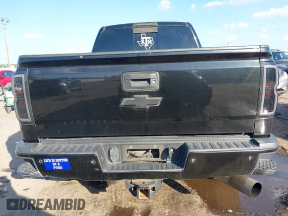 ✅ 2015 Chevrolet Silverado 2500HD LTZ • VIN: 1GC1KWE87FF601153 • Лот: 43541375. Опубликован ранее на IAAI с пробегом 254 387 миль. Бесплатный доступ к архиву аукционных продаж из США и подробный отчёт об истории автомобиля на DreamBid. Изображение 16.