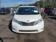 ✅ 2017 Toyota Sienna XLE Premium • VIN: 5TDYZ3DC9HS794892 • Lot: 43766163. Wystawiony na IAAI z przebiegiem 91 733 mil. Bezpłatny archiwum sprzedaży aukcyjnych z USA i szczegółowy raport historii pojazdu na DreamBid. Zdjęcie 12.