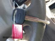 ✅ 1998 Toyota Corolla CE • VIN: 1NXBR12E4WZ021511 • Lot: 43684038. Wystawiony na IAAI z przebiegiem 251 613 mil. Bezpłatny archiwum sprzedaży aukcyjnych z USA i szczegółowy raport historii pojazdu na DreamBid. Zdjęcie 11.