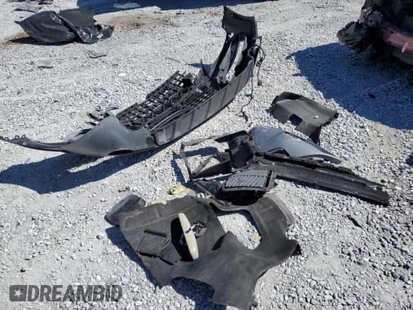 ✅ 2013 Audi Q7 Premium Plus • VIN: WA1LGAFE1DD016654 • Лот: 86550625. Опубликован ранее на Copart с пробегом 172 145 миль. Бесплатный доступ к архиву аукционных продаж из США и подробный отчёт об истории автомобиля на DreamBid. Изображение 13.