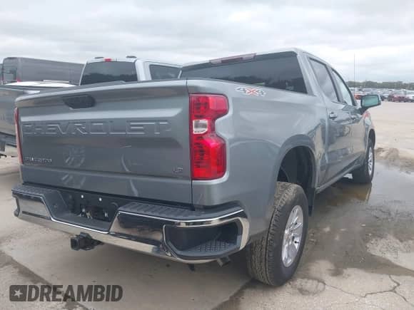 2026 Chevrolet Silverado 1500 LT z VIN 3GCUKDED5TG116874, wystawiony jako IAAI lot #43568713 z przebiegiem 1 845 mil mil oraz . Historia ofert i sprzedaży dostępna na DreamBid. Obrazek 4.