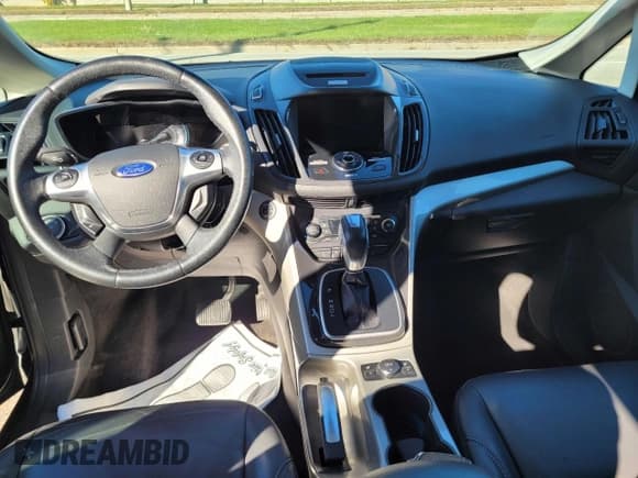 ✅ 2015 Ford C-Max SEL • VIN: 1FADP5CU1FL110545 • Lot: 90503505. Wystawiony na Copart z przebiegiem 131 445 mil. Bezpłatny archiwum sprzedaży aukcyjnych z USA i szczegółowy raport historii pojazdu na DreamBid. Zdjęcie 9.