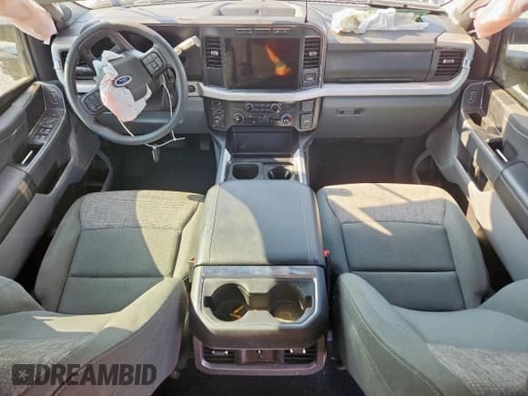 ✅ 2023 Ford F-250 XL • VIN: 1FT8W2BN0PED08613 • Lot: 80007065. Wystawiony na Copart z przebiegiem 48 424 mil. Bezpłatny archiwum sprzedaży aukcyjnych z USA i szczegółowy raport historii pojazdu na DreamBid. Zdjęcie 8.