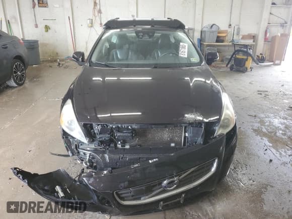 ✅ 2011 Volvo S60 • VIN: YV1902FH1B2003586 • Lot: 81671865. Wystawiony na Copart z przebiegiem 239 758 mil. Bezpłatny archiwum sprzedaży aukcyjnych z USA i szczegółowy raport historii pojazdu na DreamBid. Zdjęcie 5.