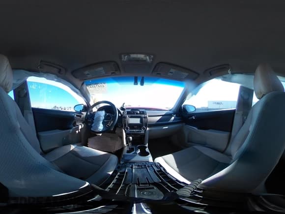 ✅ 2014 Toyota Camry SE Limited Edition • VIN: 4T1BD1FK4EU115904 • Lot: 43474142. Wystawiony na IAAI z przebiegiem 208 594 mil. Bezpłatny archiwum sprzedaży aukcyjnych z USA i szczegółowy raport historii pojazdu na DreamBid. Zdjęcie 19.