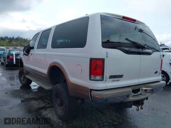 ✅ 2001 Ford Excursion Limited • VIN: 1FMSU43F31EC37134 • Lot: 41903739. Wystawiony na IAAI z przebiegiem 152 052 mil. Bezpłatny archiwum sprzedaży aukcyjnych z USA i szczegółowy raport historii pojazdu na DreamBid. Zdjęcie 3.