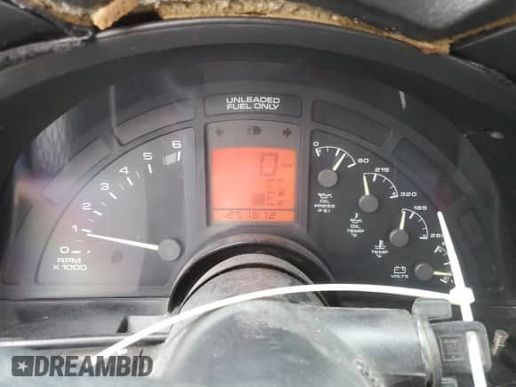 1996 Chevrolet Corvette z VIN 1G1YY22P5T5102816, wystawiony jako Copart lot #84458534 z przebiegiem 251 812 mil mil oraz Czysty tytuł • Clean title. Historia ofert i sprzedaży dostępna na DreamBid. Obrazek 9.