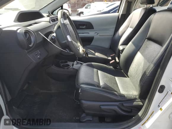2012 Toyota Prius Two с VIN JTDKDTB39C1007307, выставлен на аукционе Copart как лот 84910615 с пробегом 235 656 миль миль и Списание • Salvage title. История ставок и продаж доступна на DreamBid. Изображение 7.
