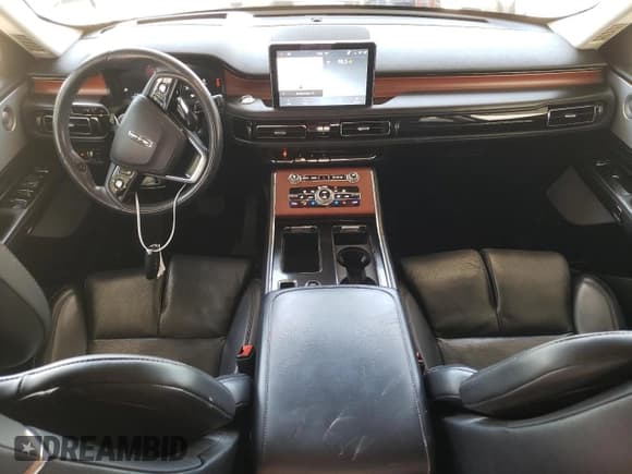 ✅ 2021 Lincoln Aviator Reserve • VIN: 5LM5J7WC9MGL08464 • Lot: 59181695. Wystawiony na Copart z przebiegiem 27 830 mil. Bezpłatny archiwum sprzedaży aukcyjnych z USA i szczegółowy raport historii pojazdu na DreamBid. Zdjęcie 8.