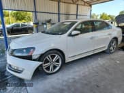 ✅ 2012 Volkswagen Passat SEL Premium • VIN: 1VWCN7A33CC012112 • Лот: 70836725. Опубликован ранее на Copart с пробегом Не указан. Бесплатный доступ к архиву аукционных продаж из США и подробный отчёт об истории автомобиля на DreamBid. Изображение 1.