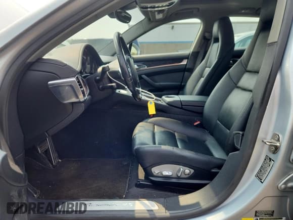 ✅ 2014 Porsche Panamera S • VIN: WP0AB2A75EL055877 • Lot: 67010315. Wystawiony na Copart z przebiegiem 118 826 mil. Bezpłatny archiwum sprzedaży aukcyjnych z USA i szczegółowy raport historii pojazdu na DreamBid. Zdjęcie 7.