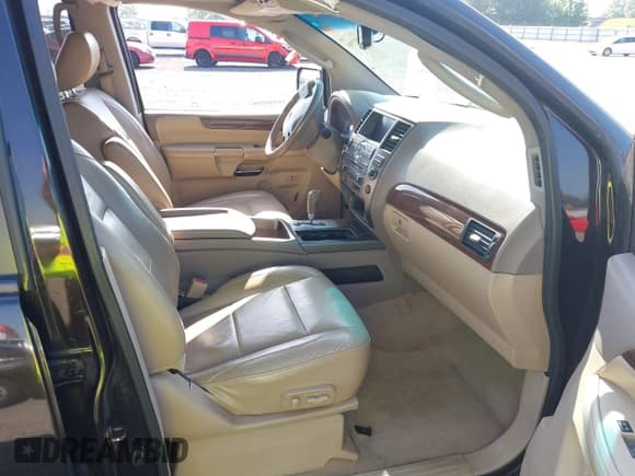 ✅ 2011 Nissan Armada Platinum • VIN: 5N1AA0NE9BN624581 • Lot: 42527995. Wystawiony na IAAI z przebiegiem 242 083 mil. Bezpłatny archiwum sprzedaży aukcyjnych z USA i szczegółowy raport historii pojazdu na DreamBid. Zdjęcie 5.