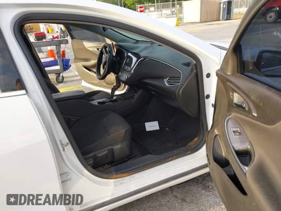 2020 Chevrolet Malibu LT с VIN 1G1ZD5ST8LF066550, выставлен на аукционе IAAI как лот 41811404 с пробегом Не указан миль и . История ставок и продаж доступна на DreamBid. Изображение 5.