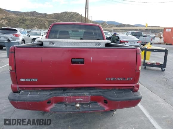 ✅ 2002 Chevrolet S-10 • VIN: 1GCCS19W928137964 • Лот: 41692833. Опубликован ранее на IAAI с пробегом 233 830 миль. Бесплатный доступ к архиву аукционных продаж из США и подробный отчёт об истории автомобиля на DreamBid. Изображение 17.