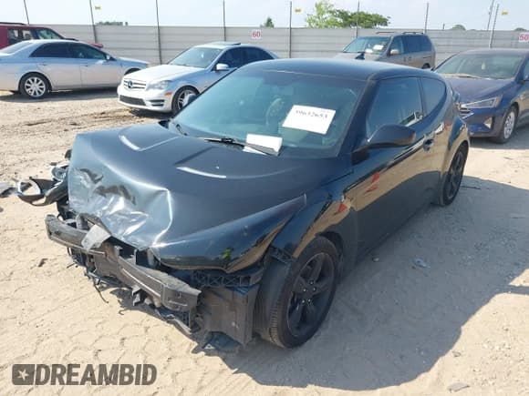 ✅ 2013 Hyundai Veloster w/Black Int • VIN: KMHTC6AD8DU135360 • Lot: 39632653. Wystawiony na IAAI z przebiegiem 135 744 mil. Bezpłatny archiwum sprzedaży aukcyjnych z USA i szczegółowy raport historii pojazdu na DreamBid. Zdjęcie 2.